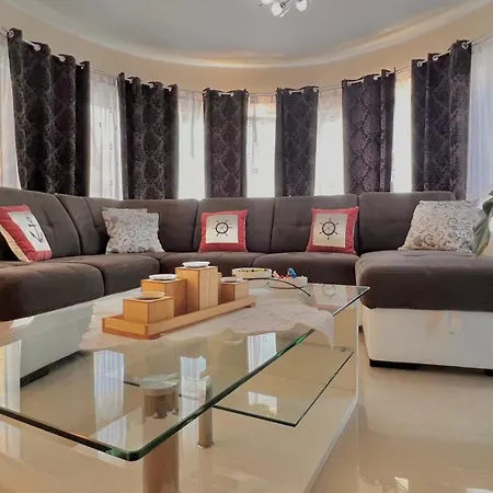 Luxury Goles Apartman